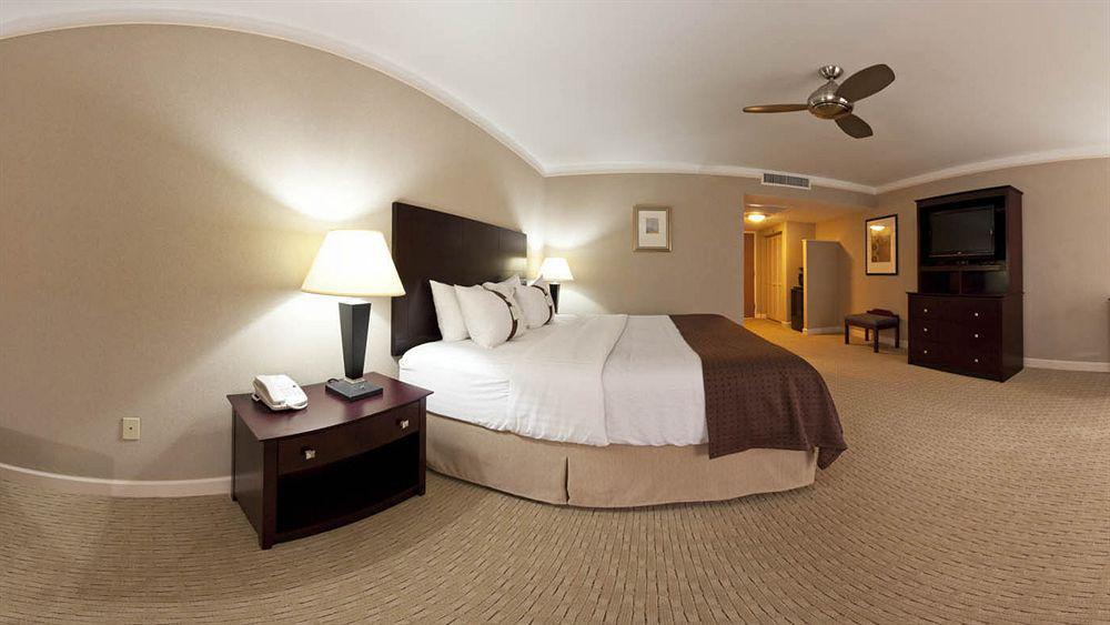 Holiday Inn Baton Rouge College Drive I-10 By Ihg Exterior foto